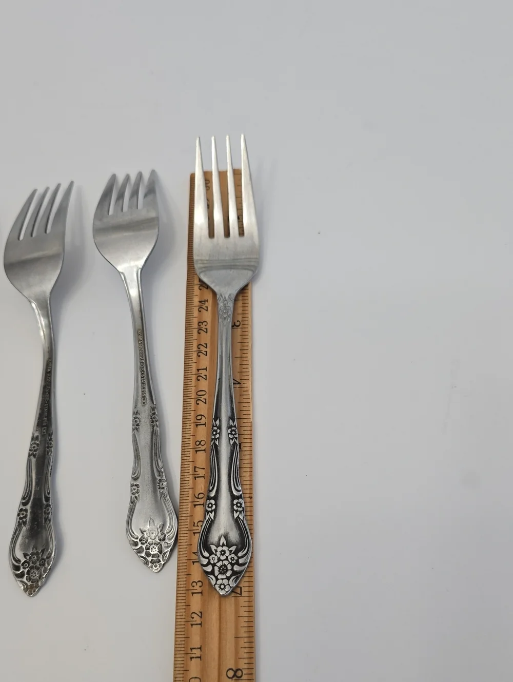 Vintage Rogers & Co Set Of 5 Korea Stainless Forks Floral Alexis 7